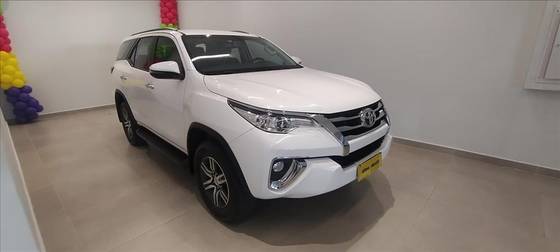 TOYOTA HILUX 2.7 SRV 4X2 CD 16V FLEX 4P AUTOMÁTICO